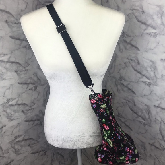 Vera Bradley Shoulder Bag - Picture 2 of 14